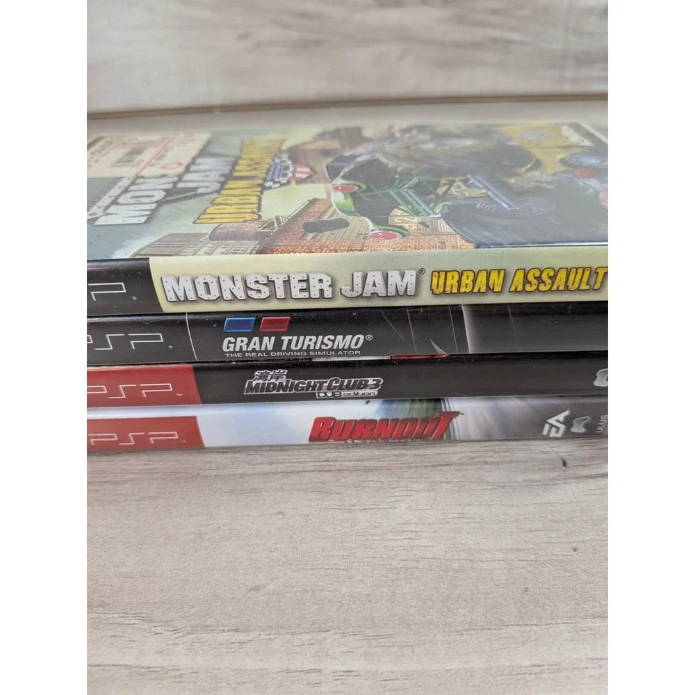 4 EMPTY PSP CASES  NO games CASE ONLY!! 2 Include Books.